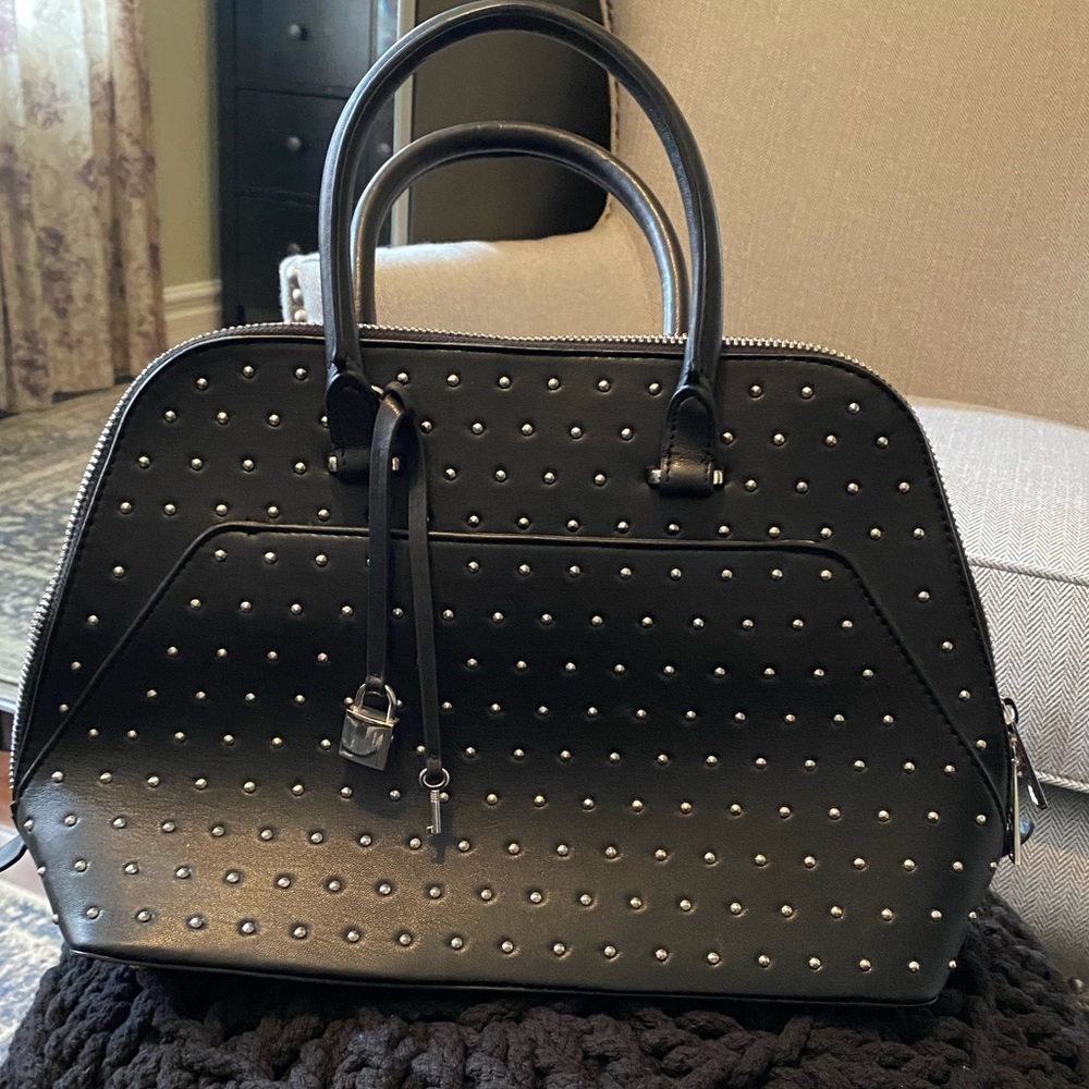 2X👜Host Pick👜Zara studded satchel/tote bag with lock and key charms.